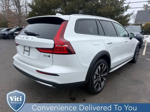 New 2026 Volvo V60 B5 Cross Country Ultra w/ Protection Package Premier image 8