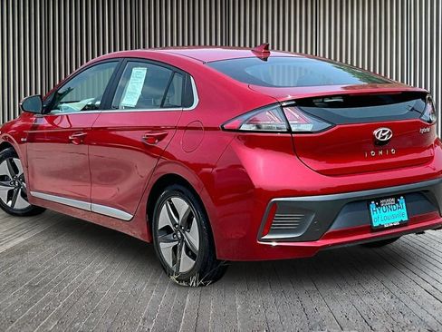 Used 2020 Hyundai Ioniq SEL FWD image 3