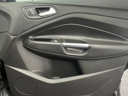 Used 2017 Ford Escape SE w/ SE Cold Weather Package AWD/4WD image 11