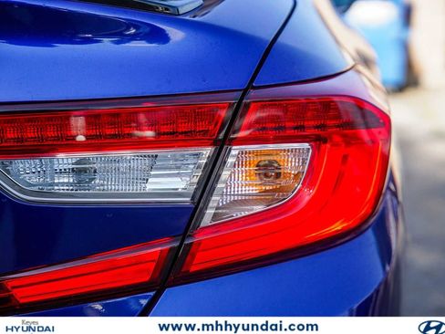 Used 2022 Honda Accord Sport image 9