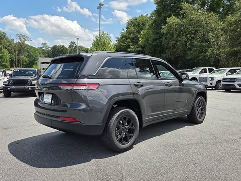 New 2026 Jeep Grand Cherokee Altitude RWD image 9