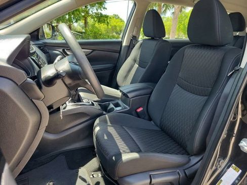 Used 2017 Nissan Rogue S FWD image 17