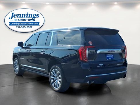Used 2022 GMC Yukon XL Denali w/ Advanced Technology Package AWD/4WD image 3
