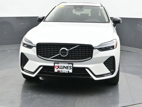 Used 2025 Volvo XC60 B5 Plus AWD/4WD image 4