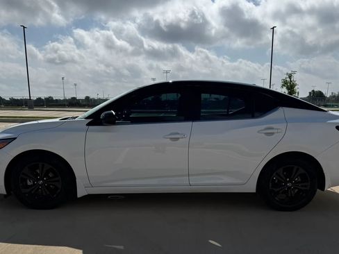 Used 2021 Nissan Sentra SV image 9