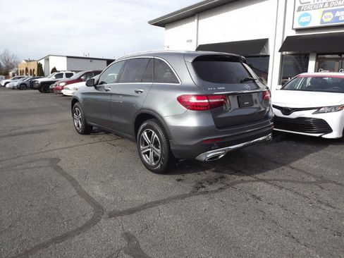 Used 2019 Mercedes-Benz GLC 300 4MATIC image 3