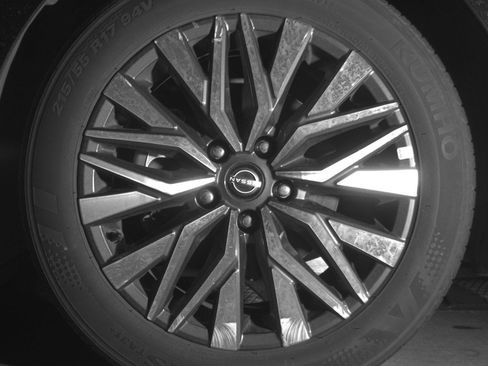 Used 2025 Nissan Altima 2.5 SV FWD image 12