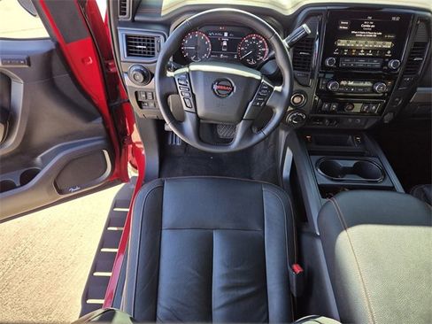 Used 2020 Nissan Titan PRO-4X w/ Pro-4x Convenience Package image 12