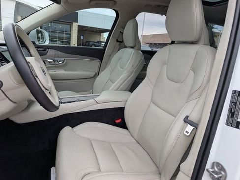 Used 2025 Volvo XC90 B6 Ultra w/ Lounge Package AWD/4WD image 25