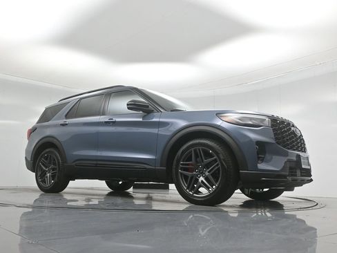 New 2026 Ford Explorer ST w/ Sun And Sound Package image 3