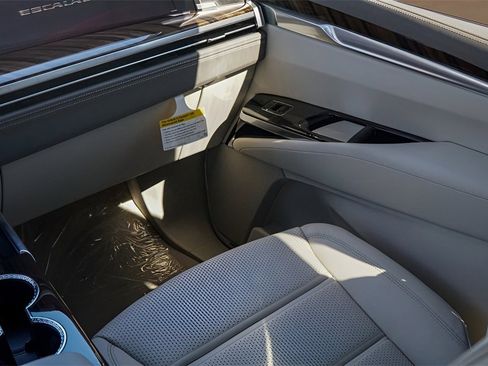 New 2026 Cadillac Escalade ESV Platinum Luxury image 24