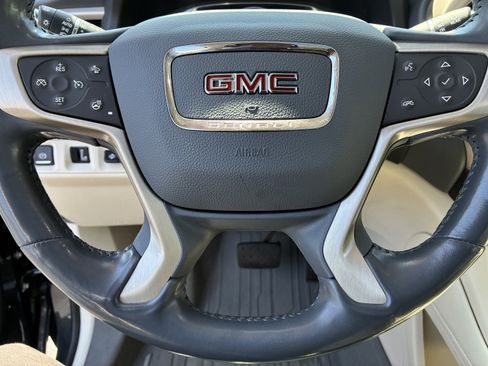Used 2021 GMC Acadia Denali w/ Denali Technology Package FWD image 29
