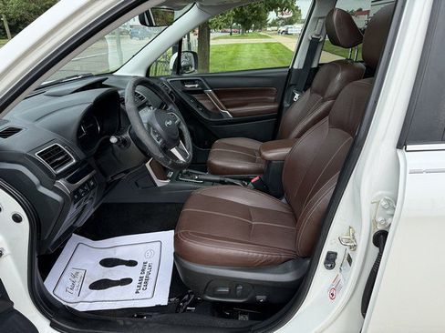 Used 2017 Subaru Forester 2.5i Touring AWD/4WD image 9