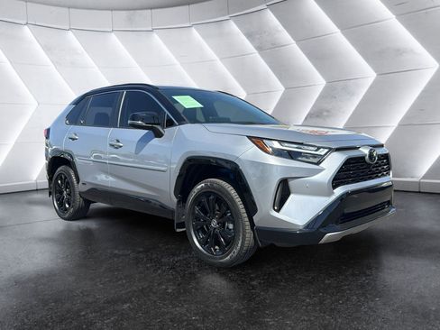 Used 2025 Toyota RAV4 XSE w/ Advanced Technology Package AWD/4WD image 1