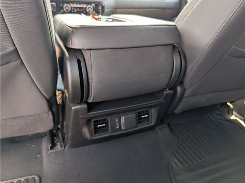 Used 2025 Chevrolet Silverado 1500 LT AWD/4WD image 31