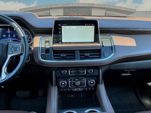 Certified 2023 Chevrolet Suburban High Country AWD/4WD image 6