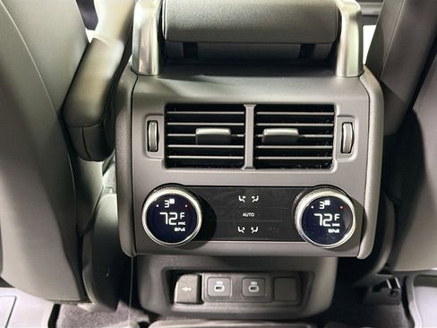 New 2026 Land Rover Discovery Limited Edition image 19