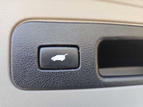 Used 2013 Honda Odyssey Touring image 19