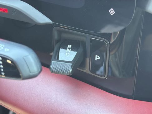 Used 2022 Porsche Taycan 4S image 17