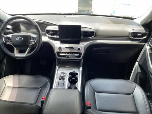 Used 2023 Ford Explorer XLT w/ Equipment Group 202A AWD/4WD image 35