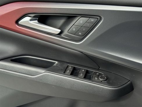 New 2026 Chevrolet Equinox EV RS image 18