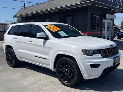 Used 2017 Jeep Grand Cherokee Altitude