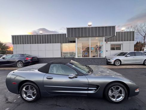 Used 2004 Chevrolet Corvette Convertible w/ Preferred Equipment Group image 11