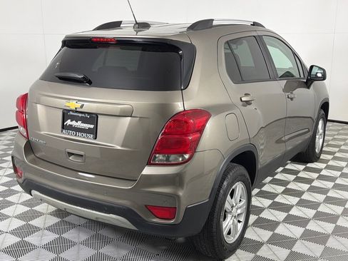 Used 2022 Chevrolet Trax LT w/ Driver Confidence Package image 5