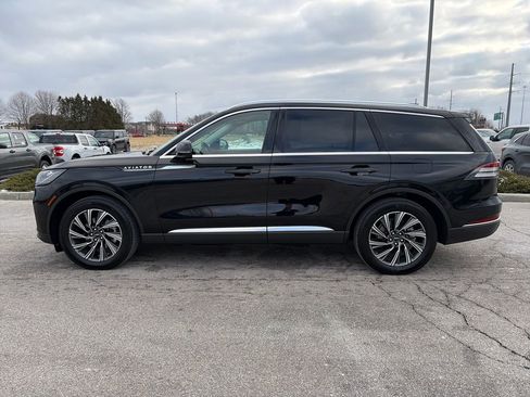 Used 2025 Lincoln Aviator AWD image 4