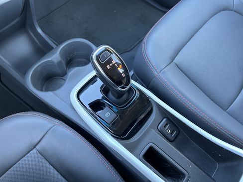 Used 2017 Chevrolet Bolt Premier w/ Driver Confidence II Package FWD image 17