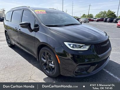 Used 2025 Chrysler Pacifica Limited w/ Trailer Tow Group