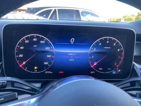 Used 2025 Mercedes-Benz GLC 300 4MATIC image 13