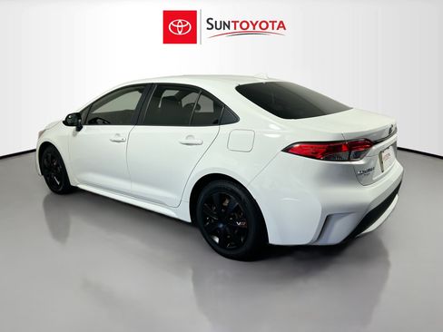 Used 2020 Toyota Corolla LE image 6