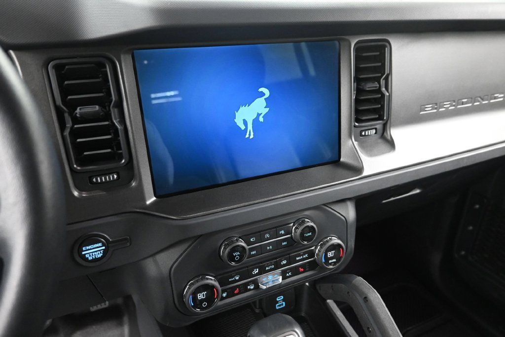Used 2025 Ford Bronco Badlands AWD/4WD image 19
