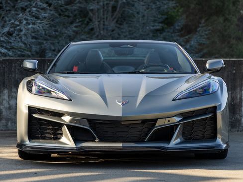 Used 2024 Chevrolet Corvette Z06 w/ Stealth Interior Trim Package image 8