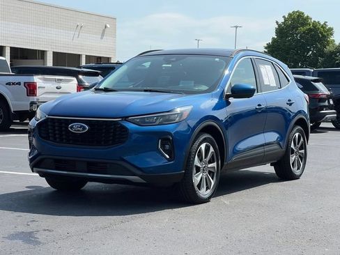 Used 2023 Ford Escape Platinum w/ Premium Technology Package AWD/4WD image 46