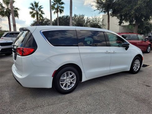 New 2026 Chrysler Voyager LX image 13