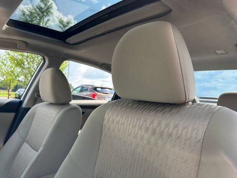 Used 2018 Nissan Altima 2.5 SV w/ 2.5 SV Technology Package FWD image 13