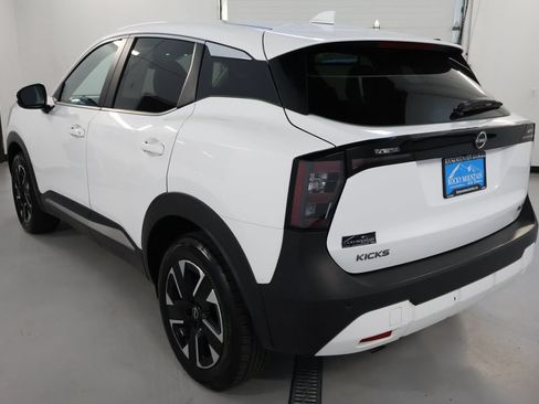 Used 2025 Nissan Kicks SV AWD/4WD image 5