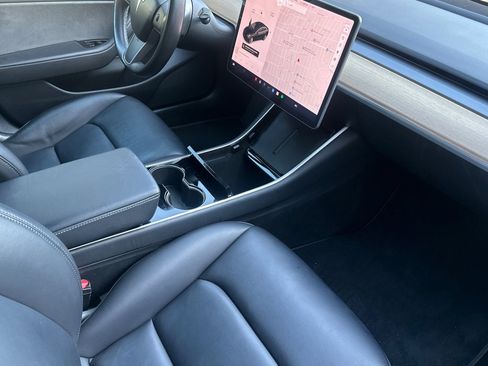 Used 2018 Tesla Model 3 Long Range image 31