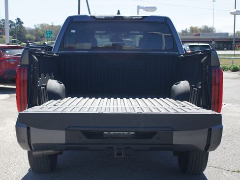 Used 2024 Toyota Tundra SR5 w/ SR5 Convenience Package AWD/4WD image 15