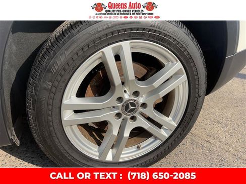 Used 2021 Mercedes-Benz GLB 250 4MATIC w/ Premium Package image 31