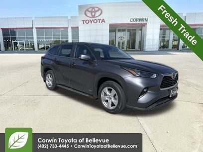 Used 2023 Toyota Highlander LE