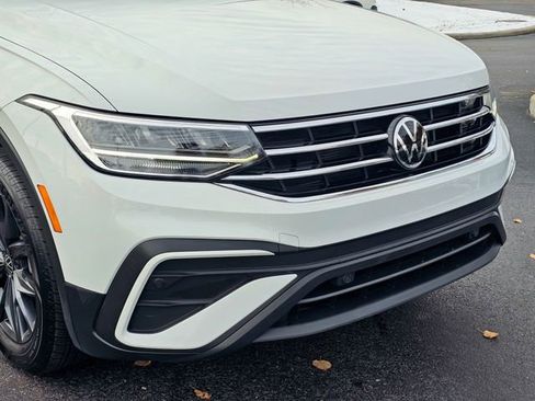 Used 2022 Volkswagen Tiguan SE image 3