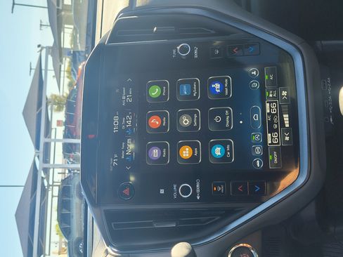 Used 2025 Subaru Crosstrek 2.5i Limited w/ Crosstrek Mirror Package image 26