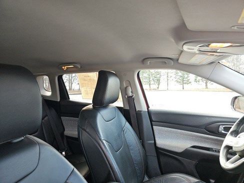 Used 2022 Jeep Compass Latitude image 13