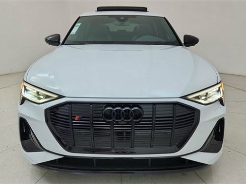 Used 2023 Audi e-tron S Prestige w/ Prestige Package image 13