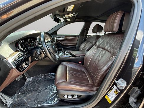 Used 2018 BMW 540i RWD image 2