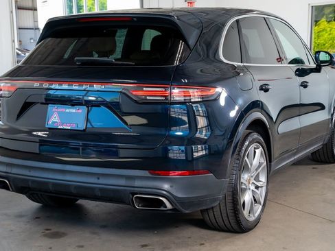 Used 2021 Porsche Cayenne image 6