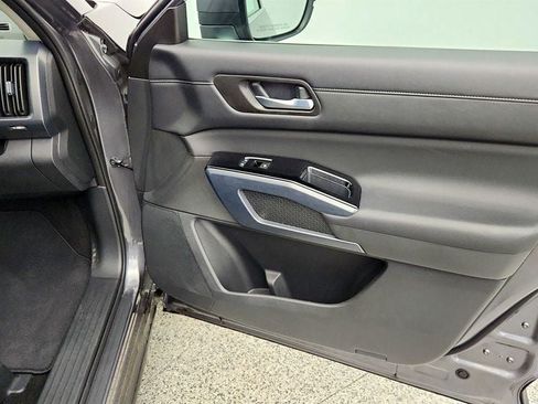 Used 2024 Nissan Pathfinder SL w/ Black Appearance Package AWD/4WD image 26